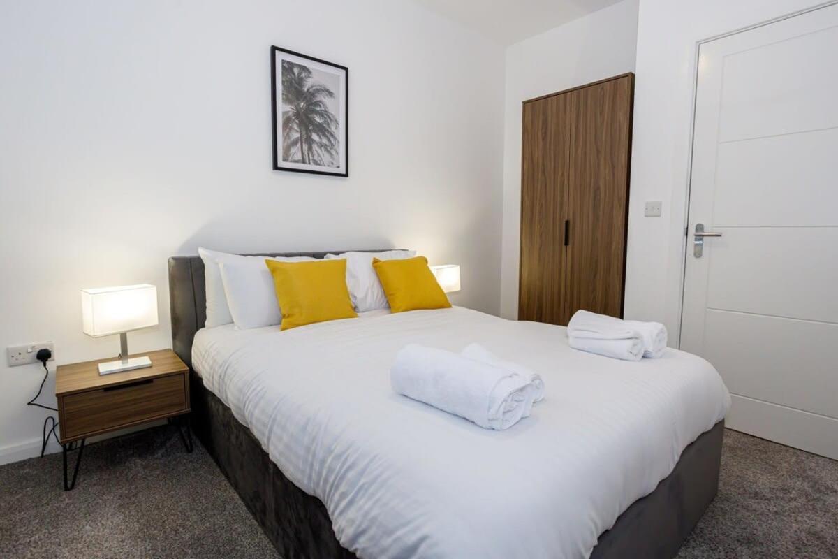 Contemporary 1 Bed Apartment Central Bolton Zewnętrze zdjęcie